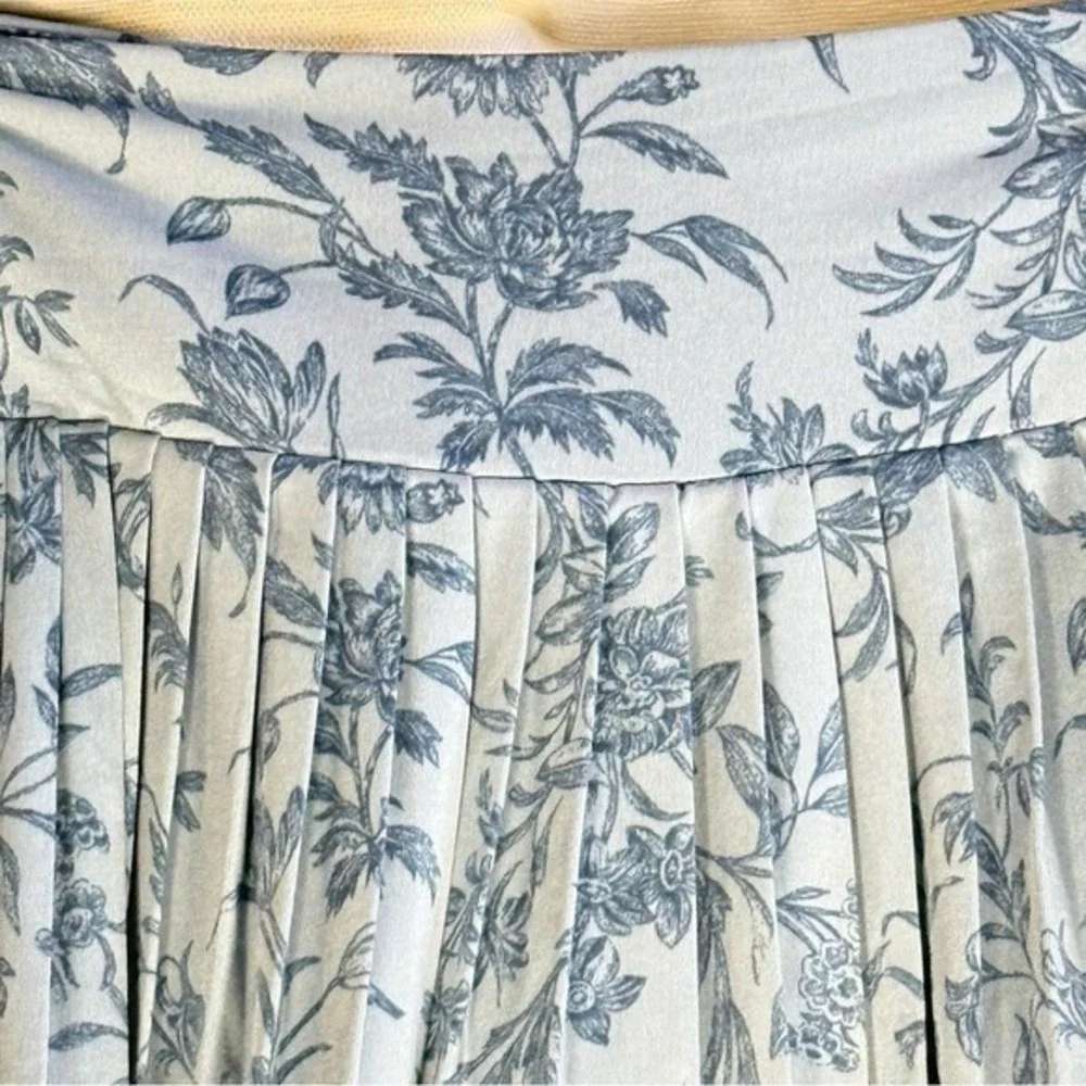 Laura Ashley Blue Floral‎ Pleated Skirt Shorts Women's Size L